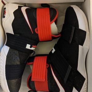 Nike Men's Lebron Soldier 10